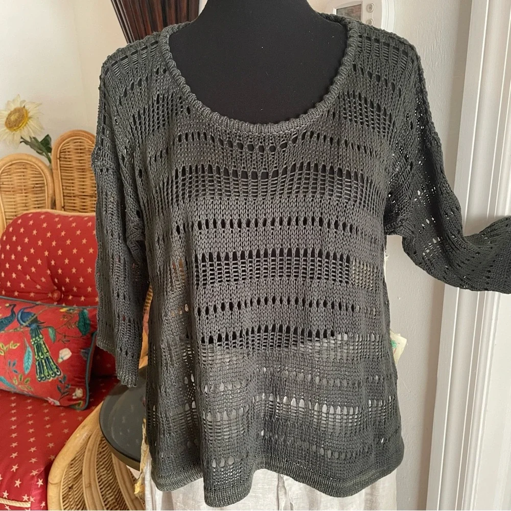 ARATTA Anthropologie Green Top with Gold Print Long Back! NEW! Oversized. Medium